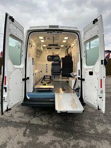 VW Crafter - 2.0 TDI Sanitní vůz 4x4 - 5