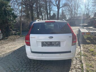 Prodám veškeré náhradní díly z KIA Ceed kombi 1,6 crdi 85kW - 5