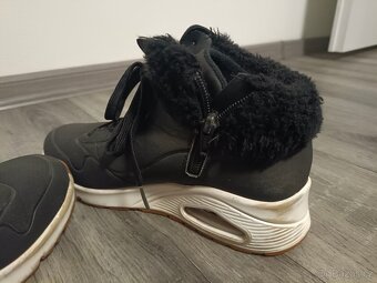 Zimní dívčí obuv vel. 36 - 5