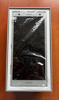 Sony Xperia XZ 2 - 5