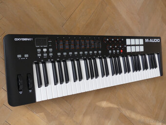 MIDI Klávesy, M-Audio OXYGEN 61 IV+skládací stojan - 5