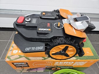 Robotická sekačka Worx Landroid Vision M800 WR208E - 5