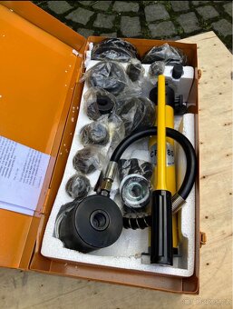 Hydraulická děrovačka 15 Tun - 5