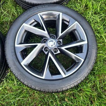 Vega Alu kola R18 ET44 Superb 3 4 Passat B8 - 5