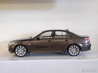 BMW M5 E60 1:18 Kyosho - 5