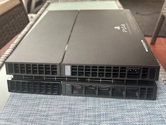 PlayStation 4 - 5