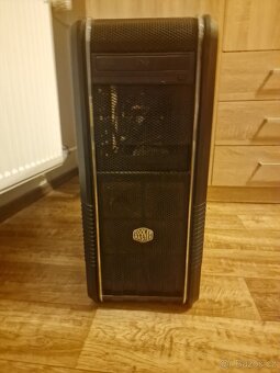 PC z monitorem a příslušenství - 5