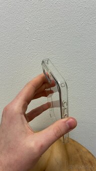 Spigen Ultra Hybrid Crystal Clear iPhone 16e - 5