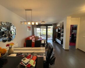 Vila s terasou a bazénem, Španělsko - 5