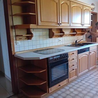 Rustikální kuchyňská linka se spotřebiči - 5