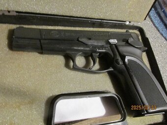 Koupím závěr na Brownlng-GP DA9mm-Umarex - 5