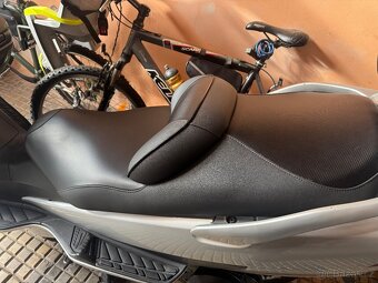 Suzuki Burgman 400 - 5
