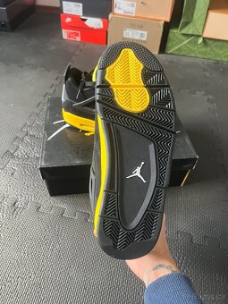 Nike Air Jordan 4 Yellow Thunder - 5