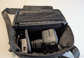 Canon EOS 77D - 5