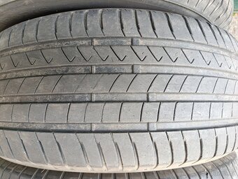 235/60/R16 100H - 5