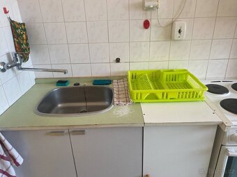 Daruji starší kuchyňský nábytek - 5