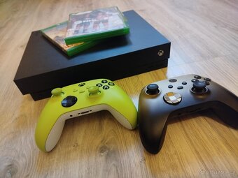 Xbox one X - 5