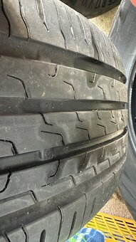 Continental 215/65/17 V XL - 5