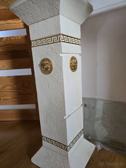 Versace stul vhodny na chodbu - 5