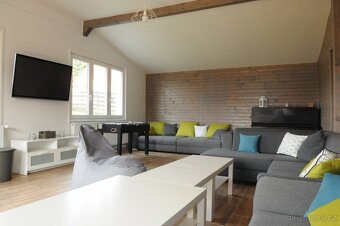 Zrekonstruovaný dům se stavební parcelou 1500m2 u Klínovce. - 5