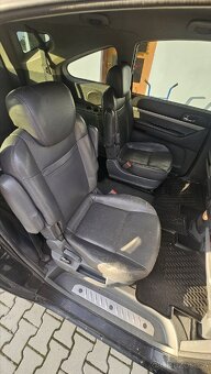 SsangYong Rodius 4x4 - 5