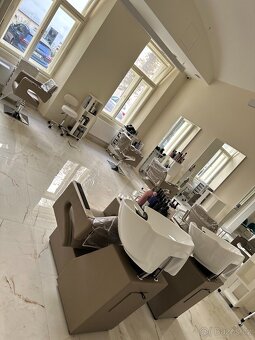 Pronájem místa - Kadeřník / kadeřnice / barber - Praha - 5