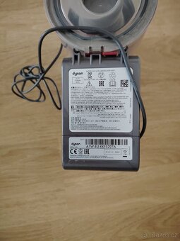 Tyčový vysavač Dyson V7 Cord Free - 5