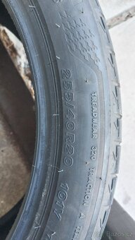 Prodám letní pneu 255/40/20 - 5