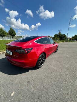 Tesla model 3 performance - 5