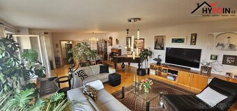 EXKLUZIVNÍ BYT 5+KK S VELKOU TERASOU, DVOJGARÁŽÍ V DOMĚ A PE - 5