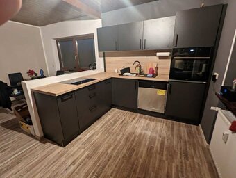 Kuchyňská linka včetně spotřebičů - 5