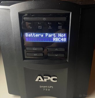 APC Smart-UPS SMT750I – nová baterie 2024, plně funkční - 5