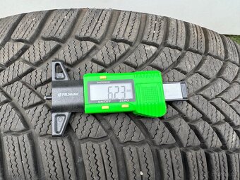 Zimní sada pneu 205/60/16 + disky Octavia - 5
