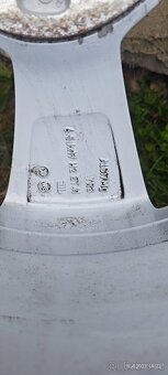 Originál Kola škoda 215/55/r17 - 5