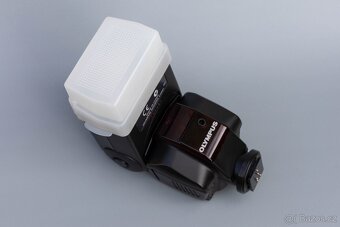 Blesk Olympus FL-36 - automatický TTL pro Micro 4/3 - 5