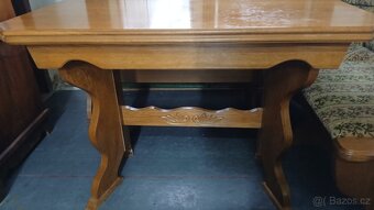 Rohová lavice + 2x židle + rozkládací stůl - 5
