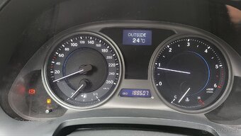 Lexus is 220d - 5