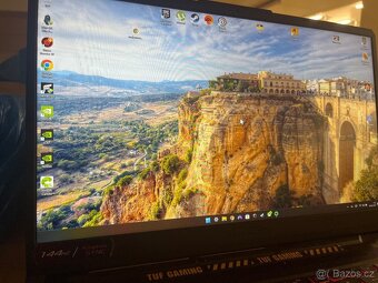 Prodám Herní notebook Asus Tuf gaming velký displej 17 palců - 5