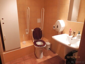 Pronájem kavárny v centru Kladna - 5