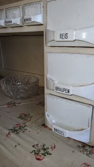 Historická kuchyňská kredenc + mycí stůl ze Sudet - 5