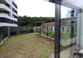 Pronájem bytu 1+kk, 38m2, ve 2. NP v novostavbě, zahrada, pa - 5