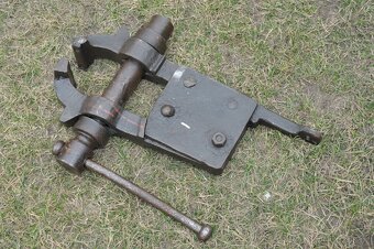 Starožitný velký kovářský svěrák - 5