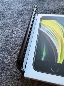 iPhone SE 2020 TOP stav / Baterie 100% - 5