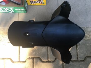 Yamaha MT-09 přední blatník - 5