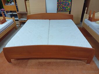 Prodám krásné kvalitní letiště z masivu zn.Hülsta 200 x 200 - 5