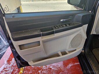 Chrysler grand Voyager 2.8crdi 2011 - 5