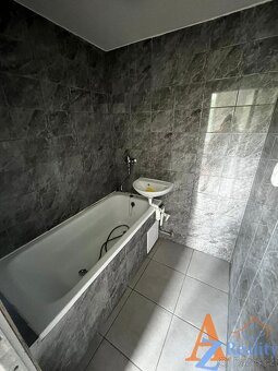 Nabízíme pronájem bytové jednotky 2+1, v ulici Kamenná 5102, - 5