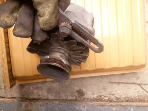 Alternátor z Audi 80 2.0, 1.9 TD, 1.6 TD - 5