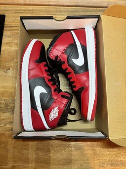 Nike Jordan 1 Mid - 5