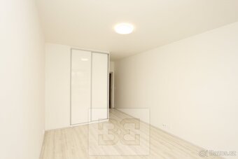 Prostorný byt 2+kk s terasou a garážovým stáním v Modřanech, - 5